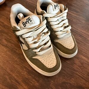 BAPE Kids Low-Top Sneakers in Olive/Beige